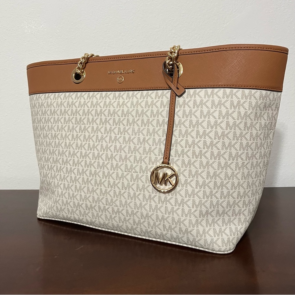 Michael Kors Shania Vanilla Cream Monogram Handbag Workday Chain Pristine New